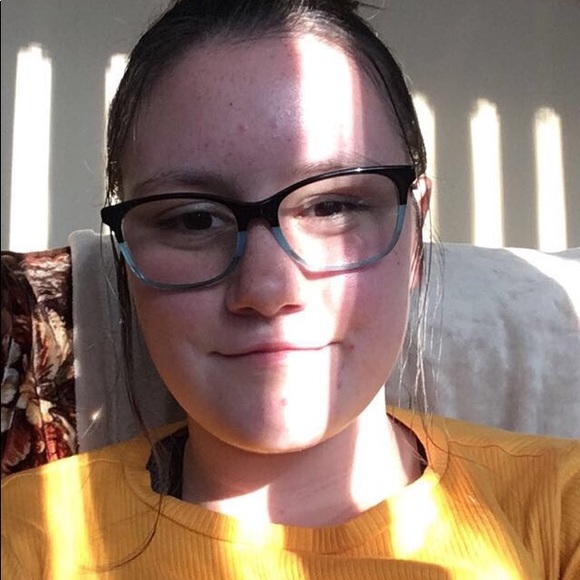 Meet your Posher, Robyn - Picture 1 of 1